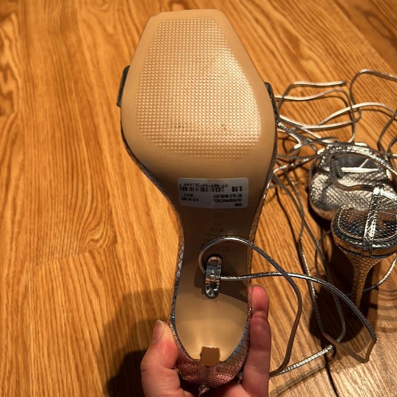 The Vikki heels - Picture 8 of 8